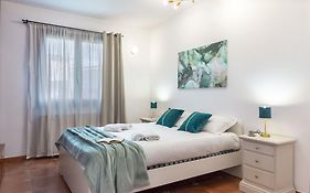 Exclusive Roth Apartments